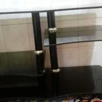 میزتلویزیون شیشه ای محکم وسالم