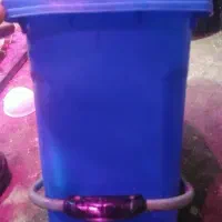 سطل زباله پدالی