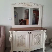 کنسول کرم رنگ کلاسیک