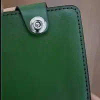 کیف مدارک گمشده سبز رنگ