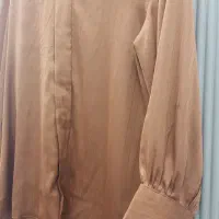 تعدادی لباس وشال وروسری وکیف وکفش ۱۵۰