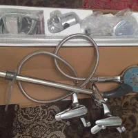 دو عدد دوش و شیر حمام و فلش تانک نو