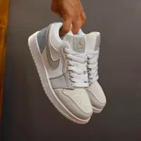 کتونی جردن پاریس آبی استخونی H