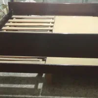 تخت چوبی بزرگتر از دو نفره