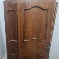یک جفت درب دولنگه بسیار محکم