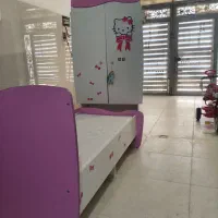 تخت و خواب و کمد بچە