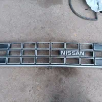 جلو پنجره نیسان