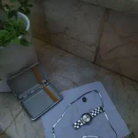 ساعت swatchباچندوسیله بخونید لطفا