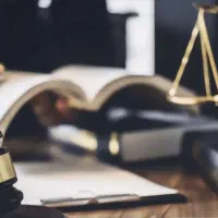 وکالت تخصصی دعاوی کلان مالی ، تجاری و سرمایه‌گذاری
