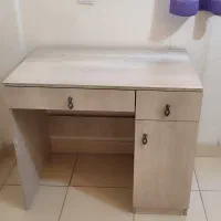 میز تحریر در حد نو /فوری