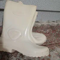چکمه پلاستیکی