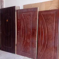 فروش ۴ عدد درب چوبی نو و۱ عددورودی سالم