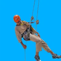 کار در ارتفاع شستشو نما نورپردازی نصب تابلو آببندی