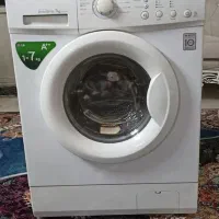ماشین لباسشویی ال جی در حد نو
