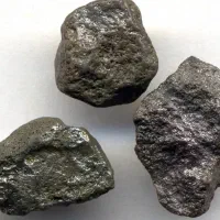 معامله و کارشناسی شهاب سنگ ها