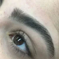 اصلاح ابرو صورت به همراه تخفیف ویژه