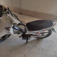 موتور سیکلت بدون کلاج و کمکار