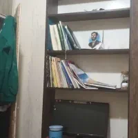 میز و قفسه