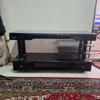 میزتلویزیون شیشه ای