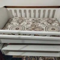تخت کودک یا بچه همراه با کریر