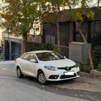 رنو فلوئنس دنده‌ای، مدل ۲۰۱۵ مونتاژ کره جنوبی سفید