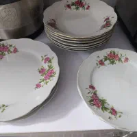 چینی گل سرخی قدیمی و دو دست سرویس غذا خوری دیگه