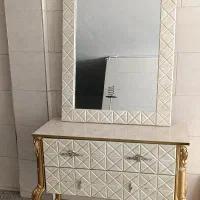 میز و آینه