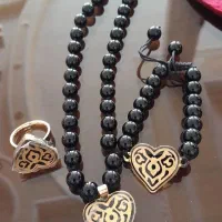 سرویس طلا. جواهرات. زیورآلات.