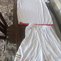 تعدادی لباس ورزشی