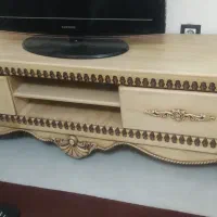 تلویزیون با میز