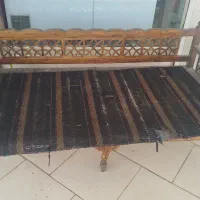 تخت سنتی چوبی