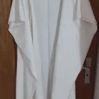 عبای نماز تترون سفید هدیه داده می‌شود.