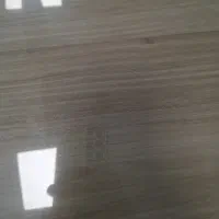 ویترین شیشه ای تمیز