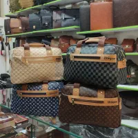 شیک و جادار با ساک و چمدان مسافرتی مدرن