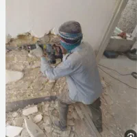کارگر تخریب وکنده کاری
