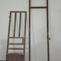 یه عدد درب حیاط خلوت