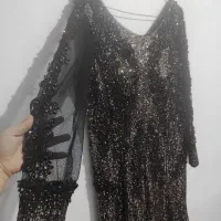 چند تیکه لباس در حد نو
