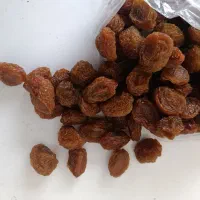 آلو بخارا و کشمش