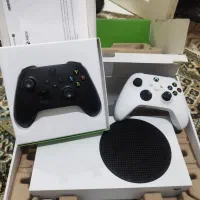 xbox series s دو دسته با پایه شارژ نو