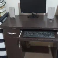 میز کامپیوتر فوری