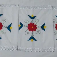 روبالشی سنتی، گلدوزی شده با دست