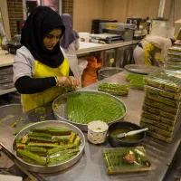 استخدام استاد کار کارگاه باقلوا و شیرینی خشک