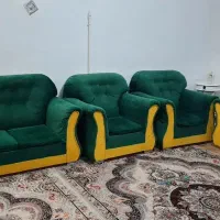 یک دست مبل راحتی در حد نو