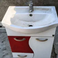 روشویی با شیر اب