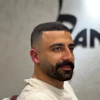 شاگرد آرایشگری (مردانه)