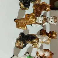 نزدیک حدودا ۲۰۰عدد مجسمه سفالی