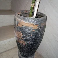 دو عدد گلدان بزرگ