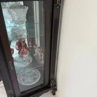 یک جفت ویترین چوبی منبت باکس دار
