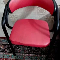 تعدادی صندلی