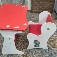 میز و صندلی کودکانه